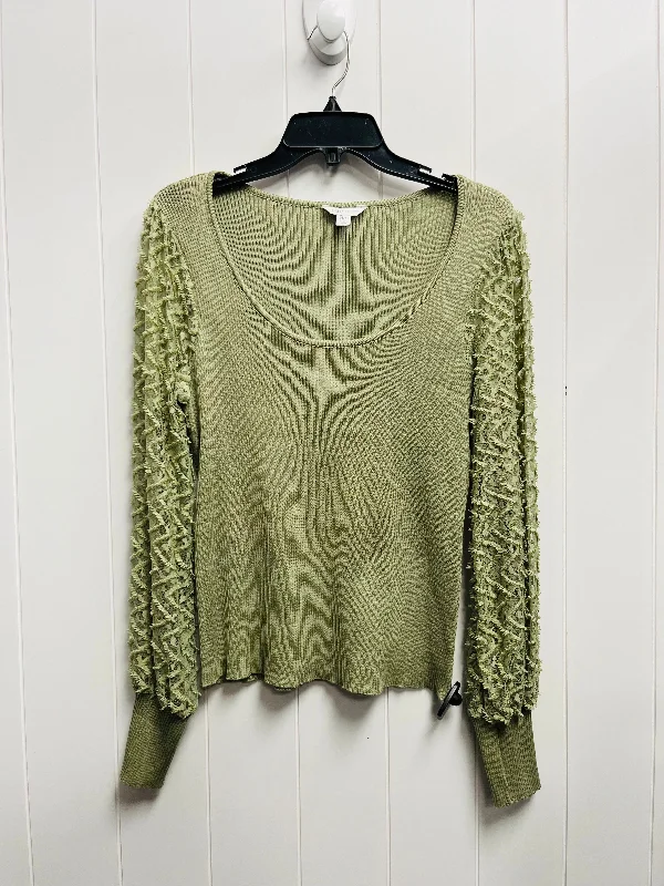 women's tops for those who want to wear pieces that are both comfortable and stylishTop Long Sleeve By Cato In Green, Size: 14