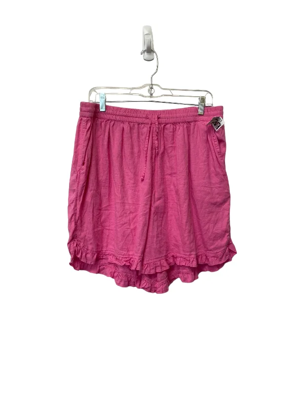 women's lace-up shortsPink Shorts Crown And Ivy, Size 2x