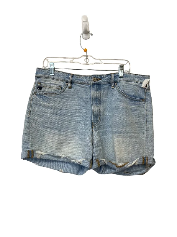 women's high-waisted shortsBlue Denim Shorts Kancan, Size 30