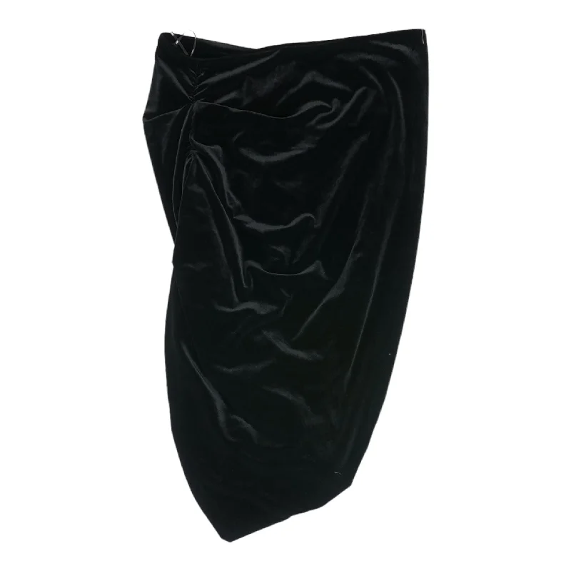 women's adventure-ready evening skirtsBlack Solid Midi Skirt