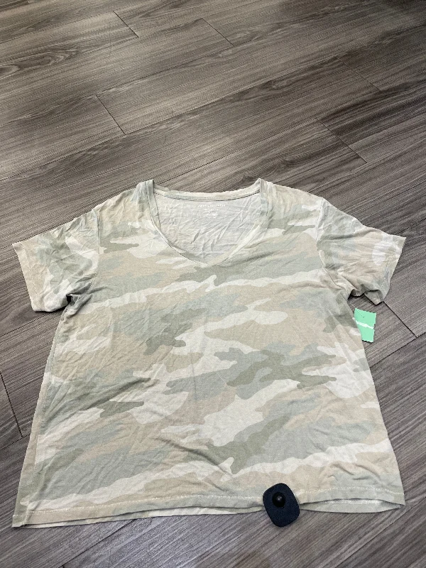 women's tops for those who want to create outfits that are both trendy and timelessTop Short Sleeve By American Eagle In Camouflage Print, Size: S